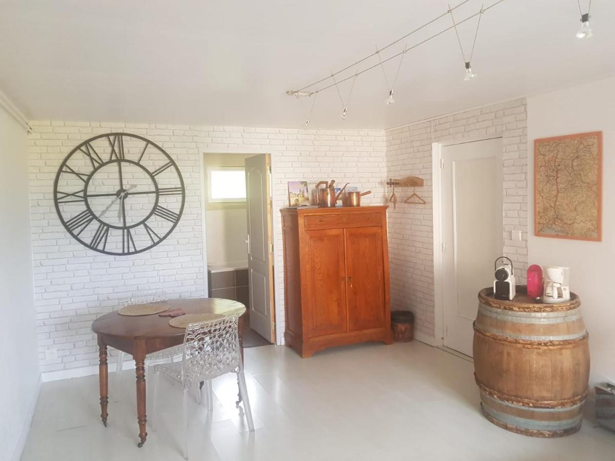 Chambre Au Tonneau Fleurie Luaran gambar